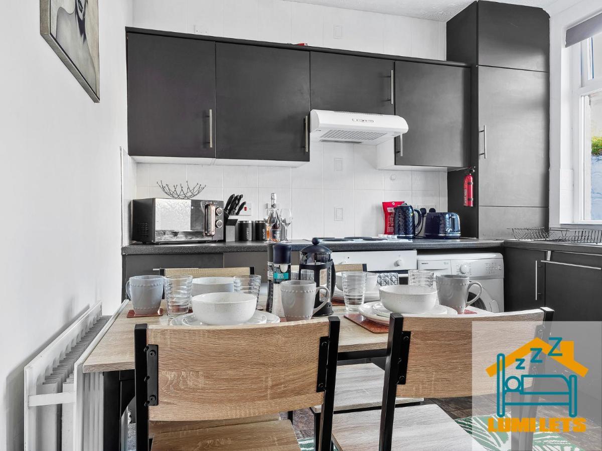 2Br Home In Barrow-In-Furness Sleeps 8 Close To Bae Systems, Hospital, Lakes 외부 사진